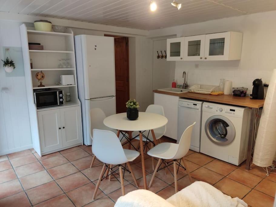 Appartement En Rez De Jardin Et Terrasse Ds Villa Hyères Zewnętrze zdjęcie