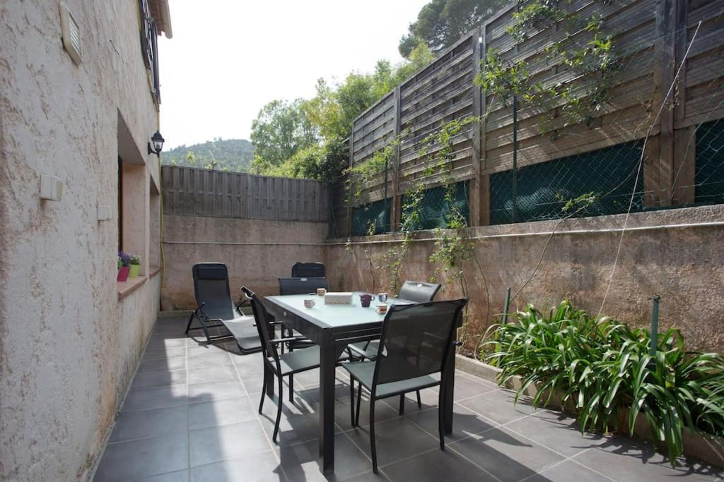Appartement En Rez De Jardin Et Terrasse Ds Villa Hyères Zewnętrze zdjęcie